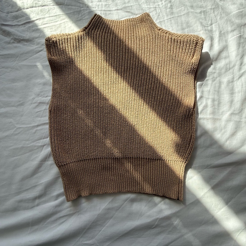 Cider Camel Sleeveless Turtleneck Sweater